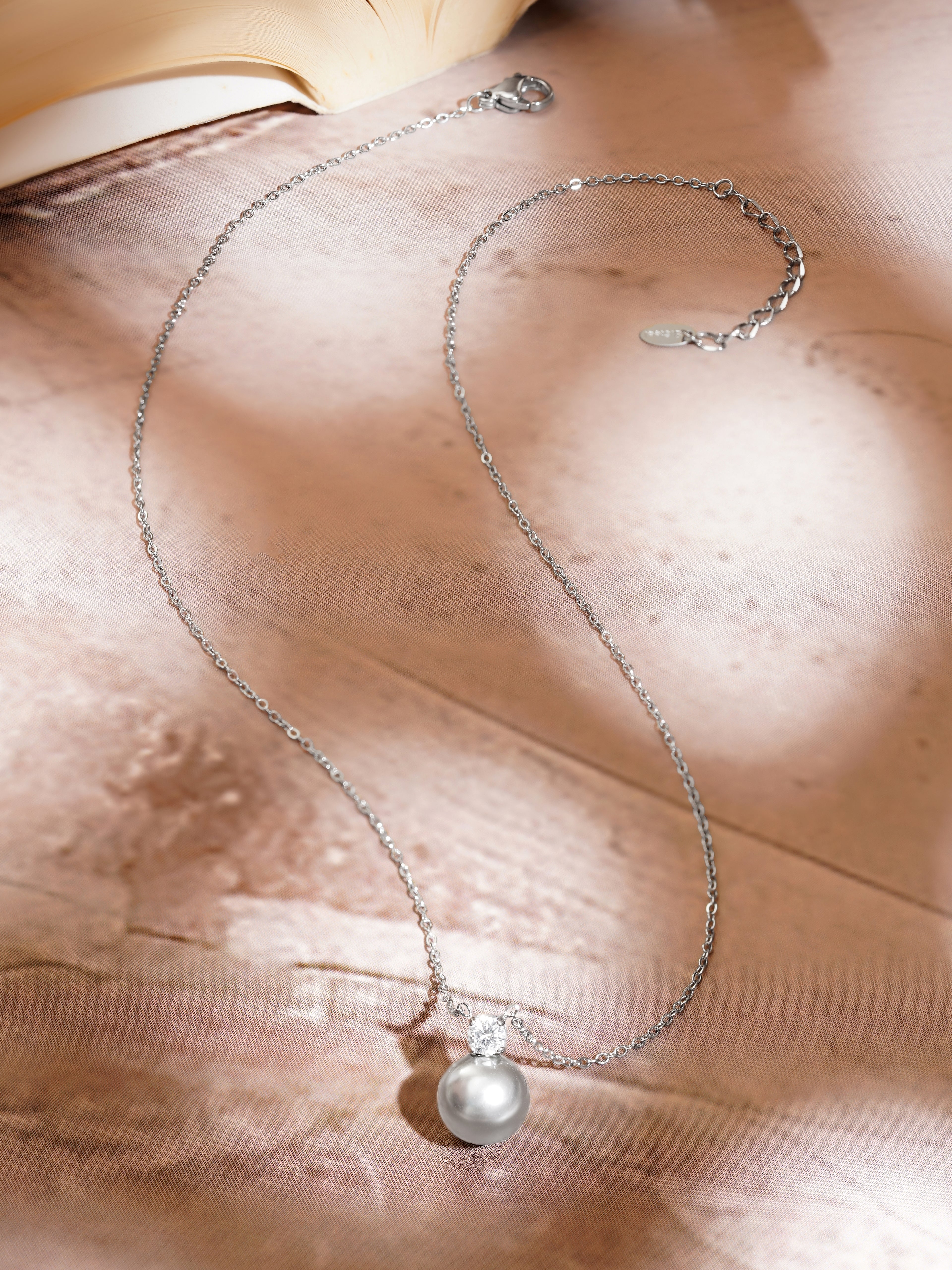 18K White Gold Plated Lustrous Bond Pearl Pendant Dainty Necklace