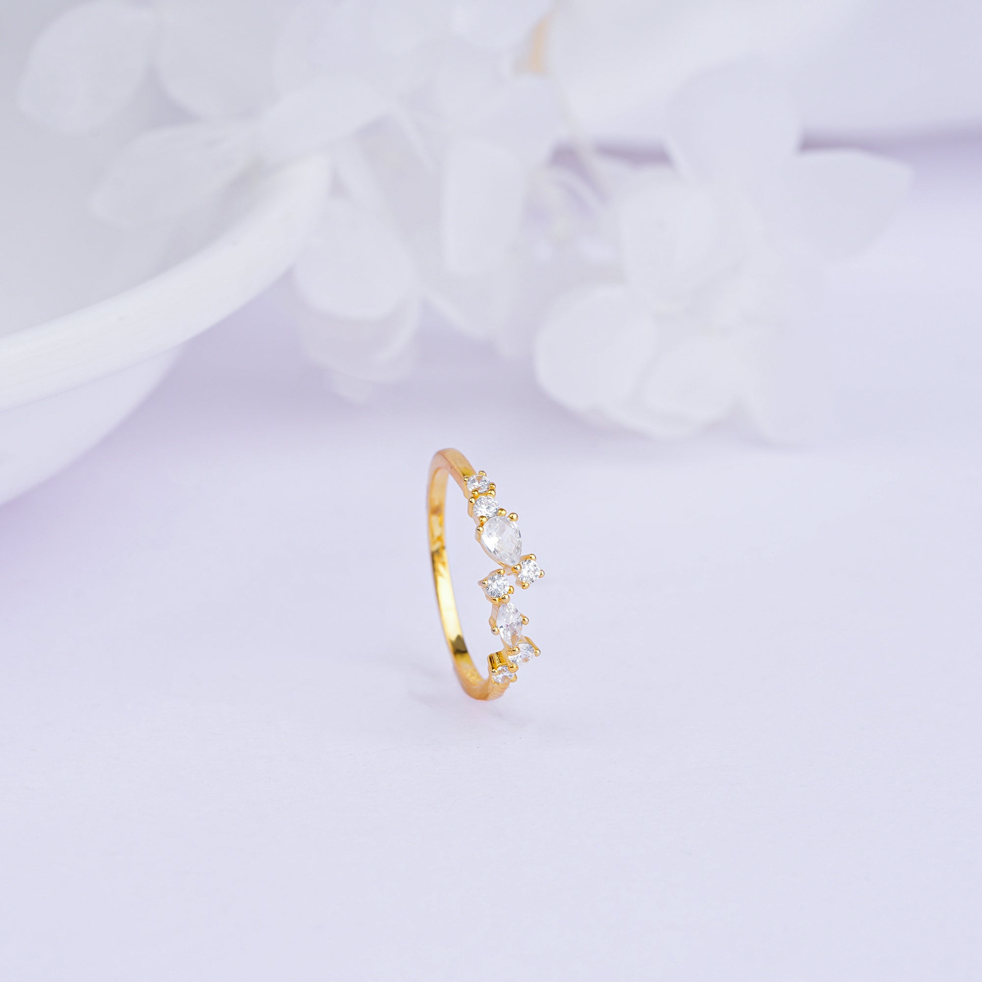 Shimmering star zircon ring for women