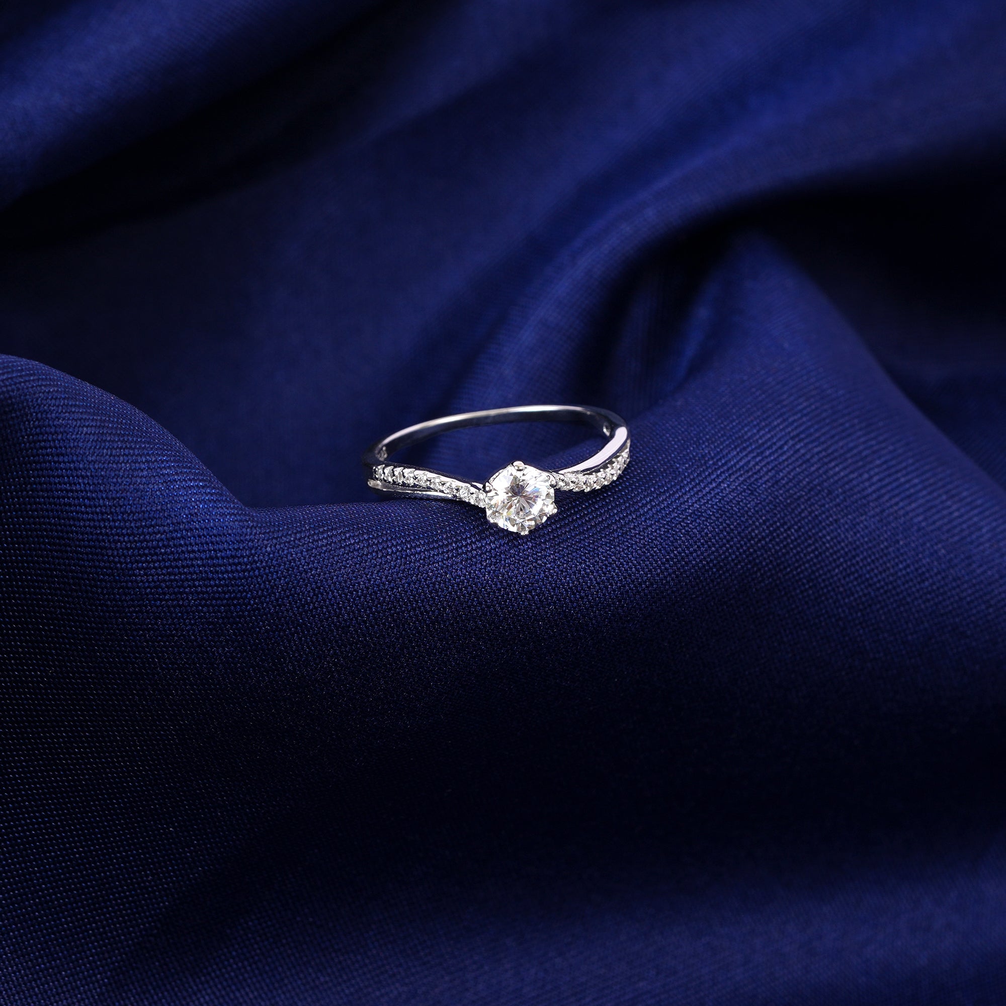 925 Sterling Silver Radiant Round Ring