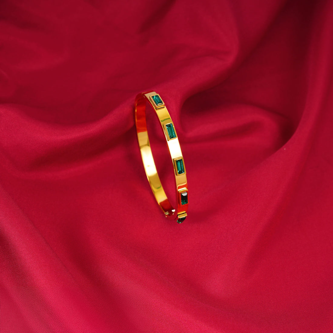 Green Bezel Openable Bangle
