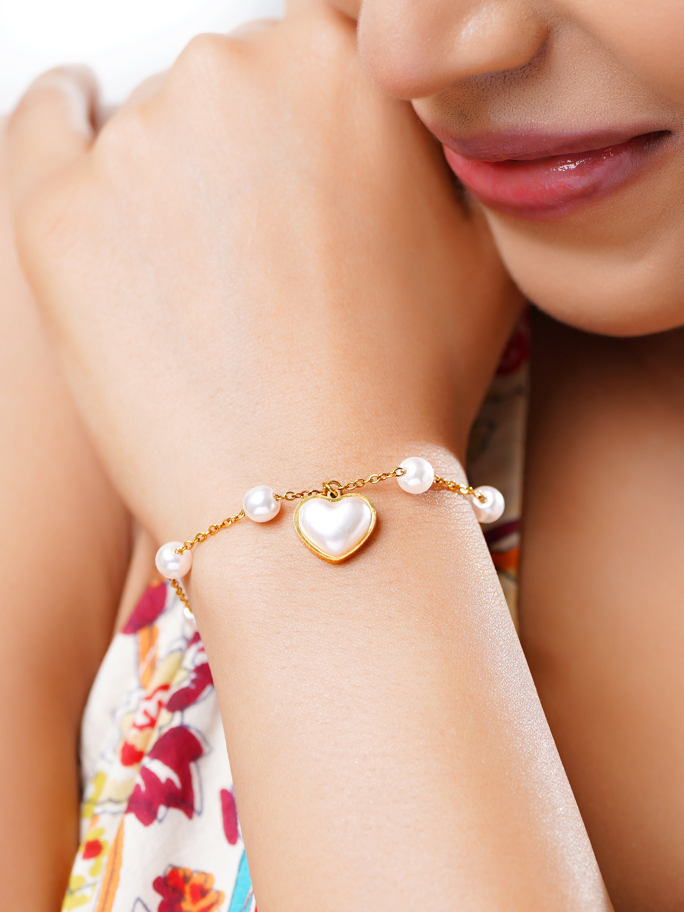 18K Gold Plated Pearl Heart Bracelet and Stud Earrings Set