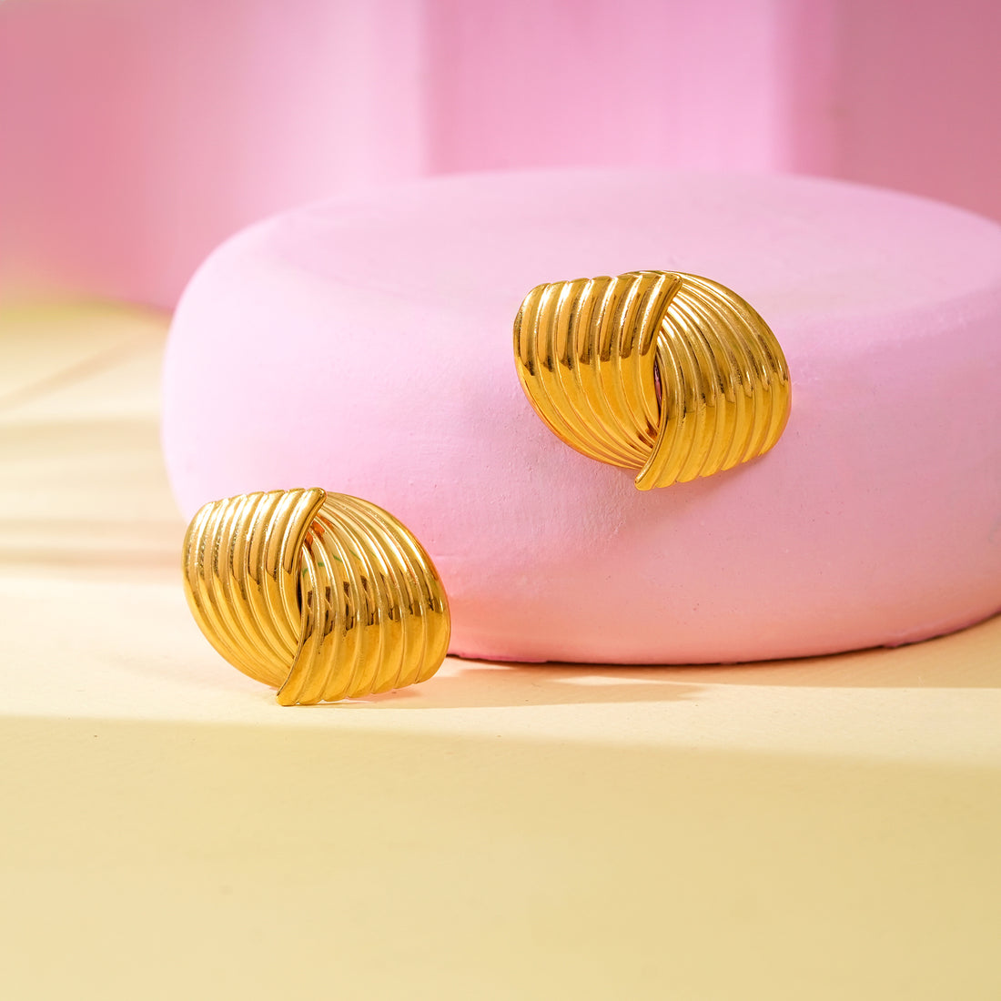 Ribbed Shell Stud Earrings