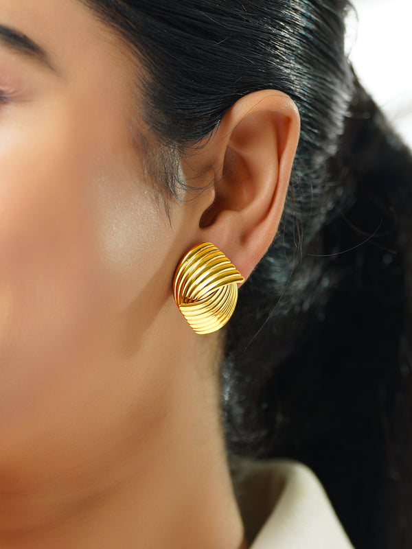 Ribbed Shell Stud Earrings