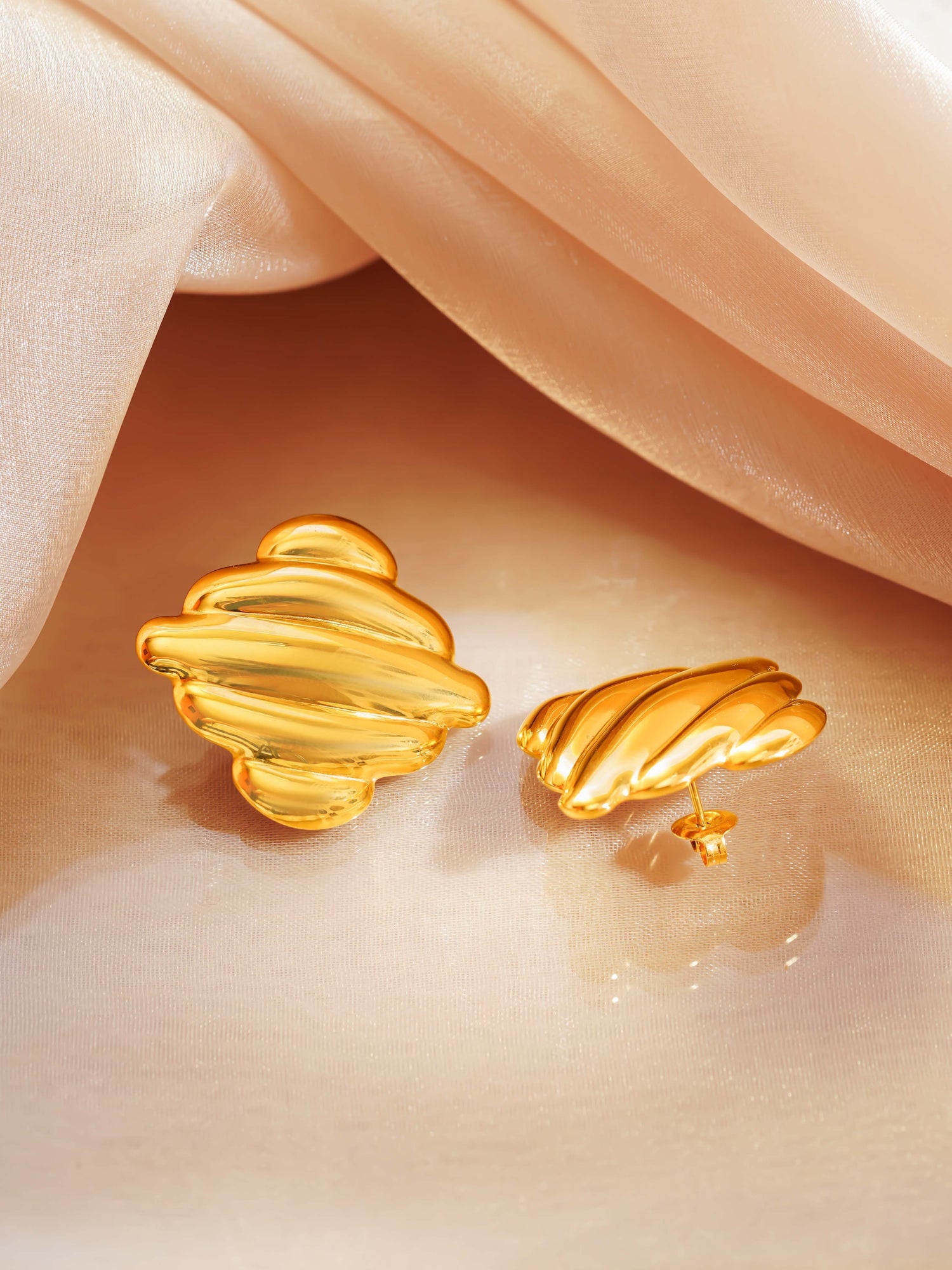 18K Gold Plated Sculpted Shell Stud Earrings