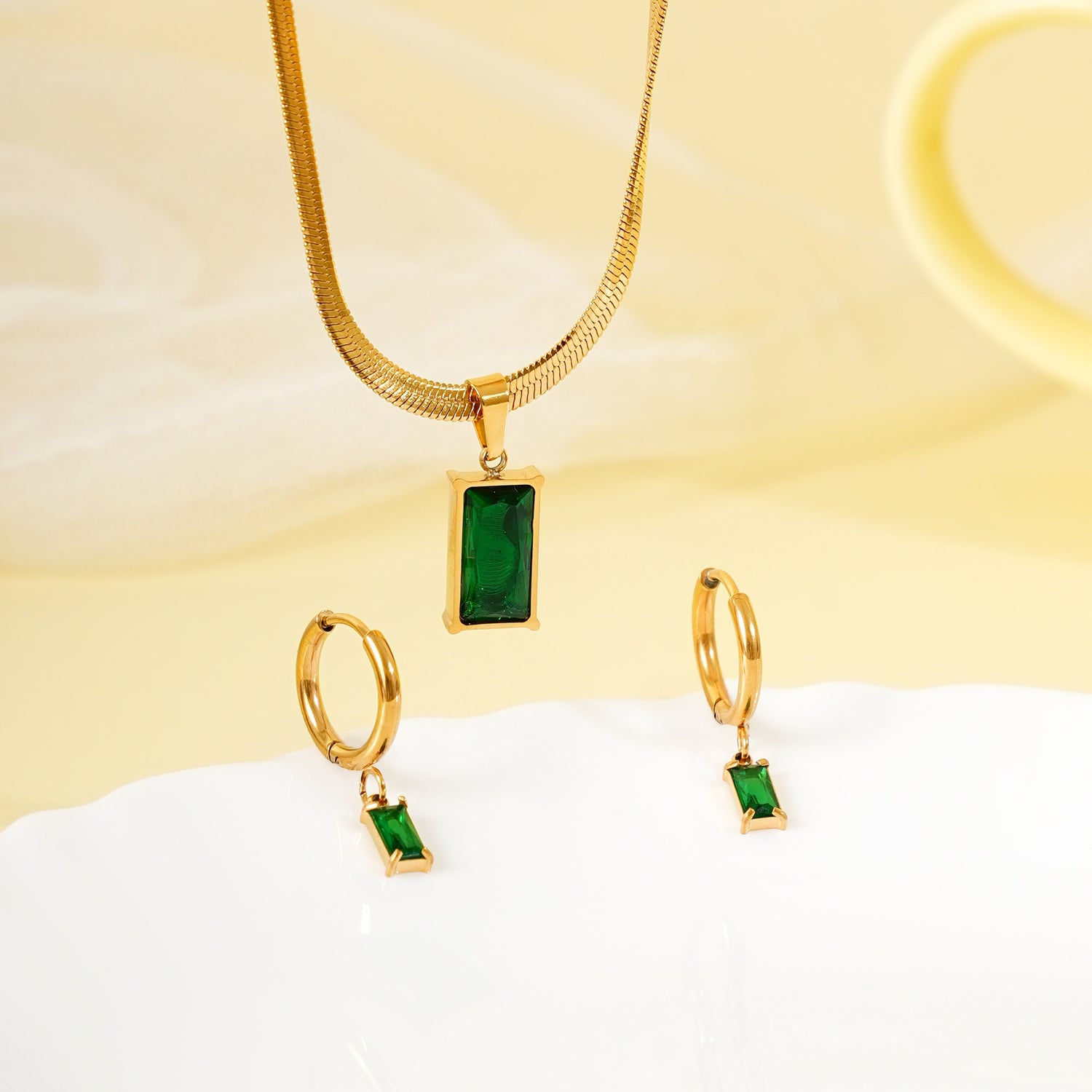 18K Gold Plated Emerald Whisper Jewellery Set