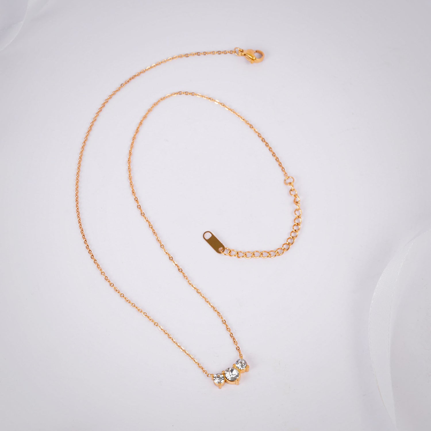 Lightweight layered necklace with sparkling gems