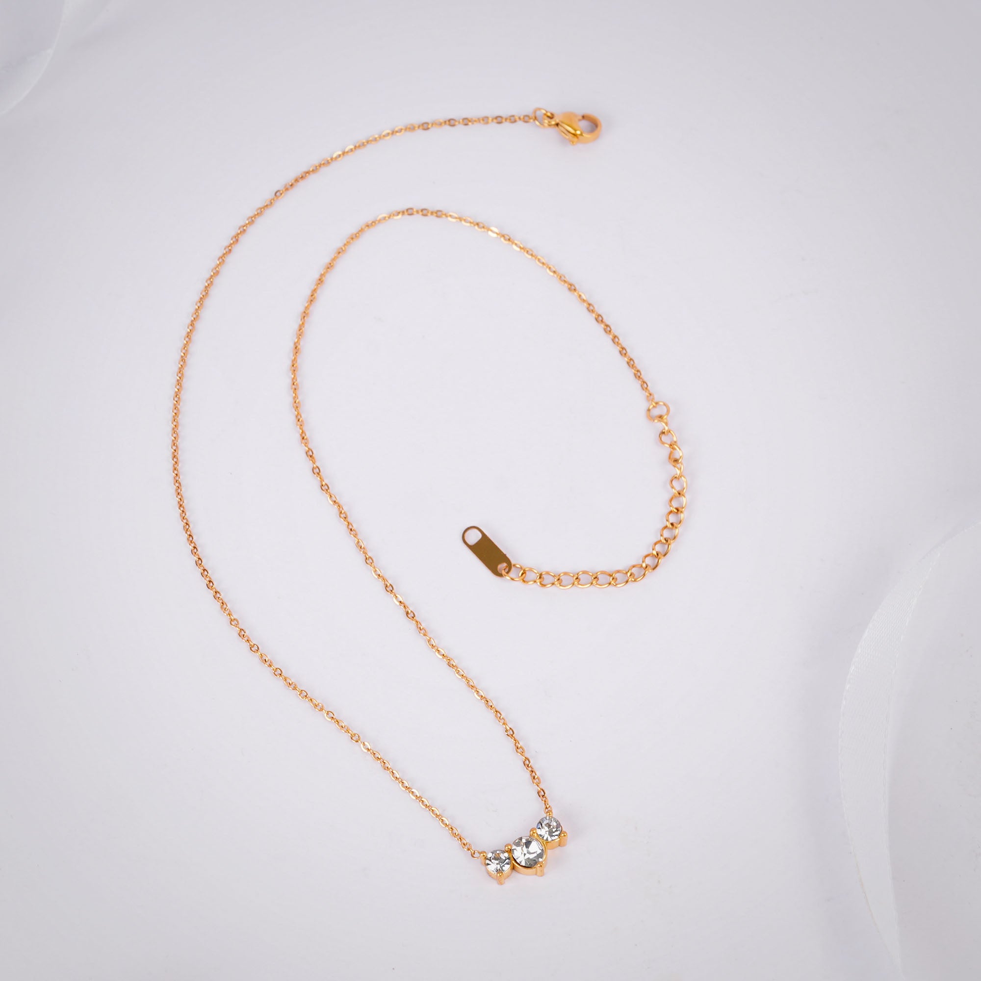 Lightweight layered necklace with sparkling gems