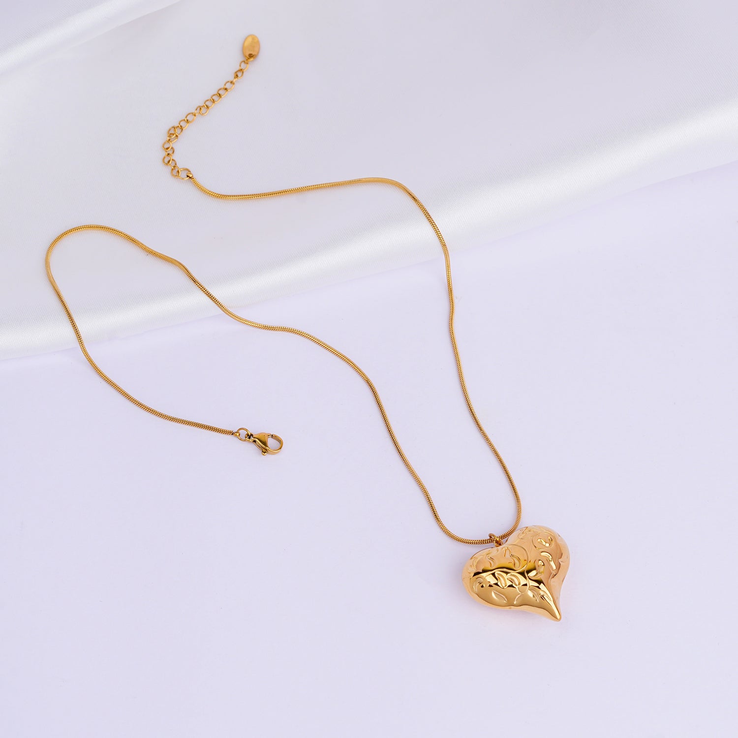 Irregular grain heart pendant necklace for women