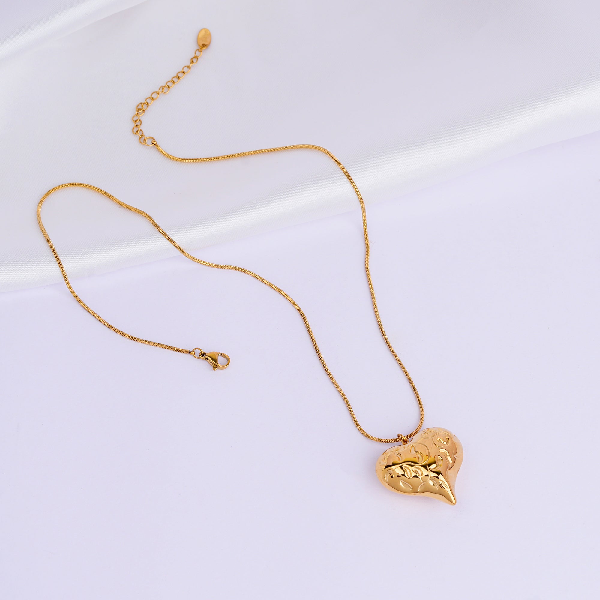 Irregular grain heart pendant necklace for women