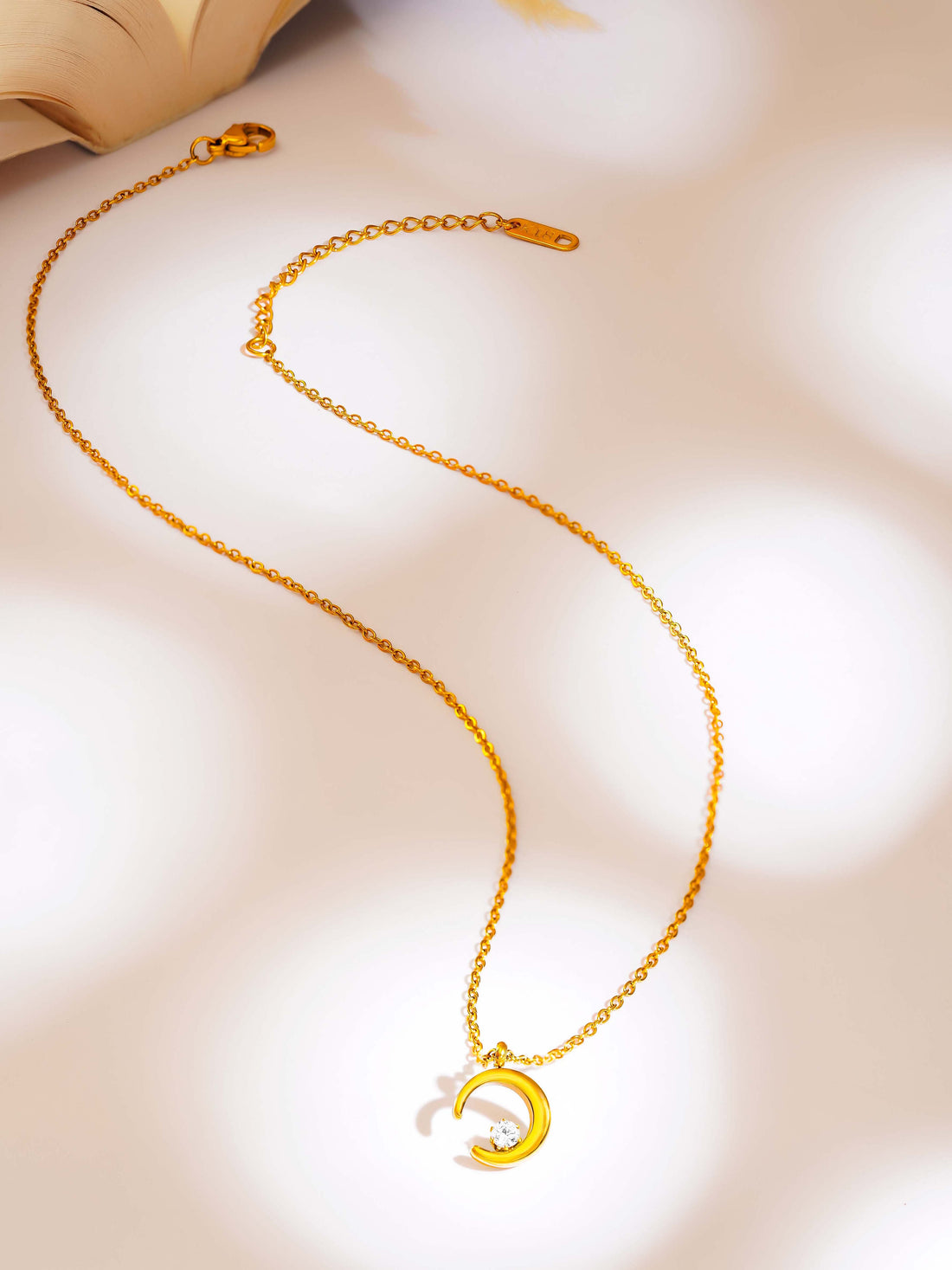 Moon Pearl Pendant Necklace