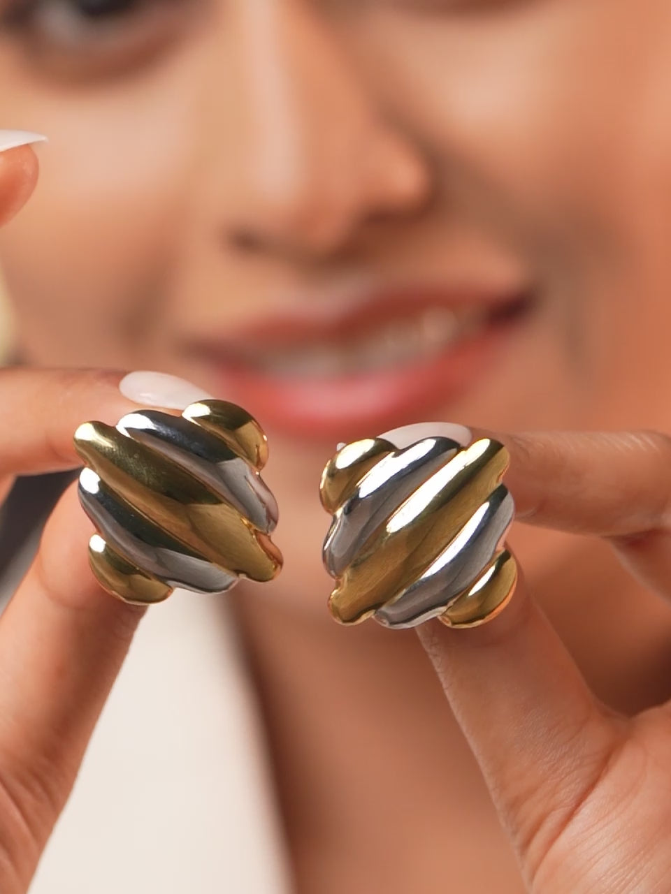 18K Gold Plated Two-Tone Sculpted Shell Stud Earrings